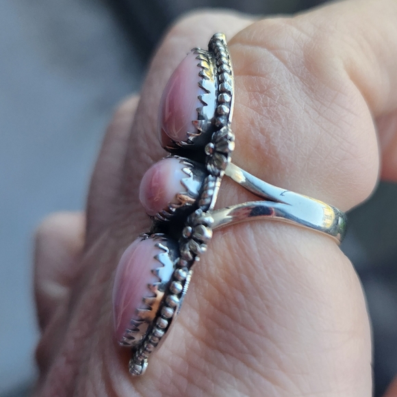 Handmade Sterling Silver 925 Queen Pink Conch Double Heart Crawler Ring Size 8 - Picture 4 of 9